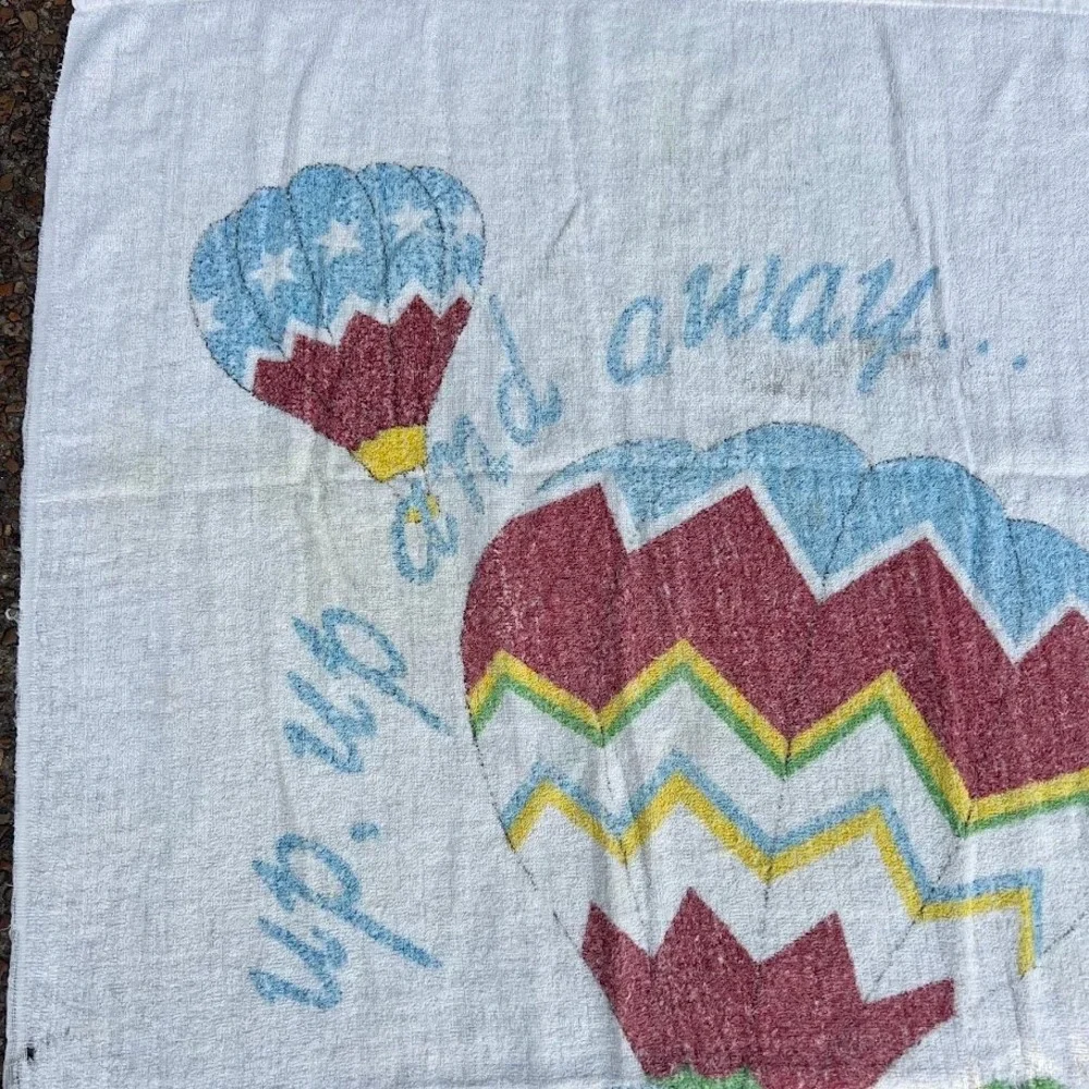 Vintage Elegant‎ Hot Air Balloon Terry Beach Towel Up Up and Away White Colorful